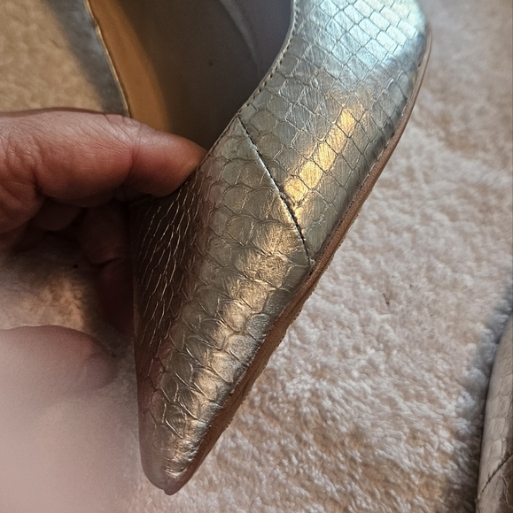 Vince Camuto metallic silver 4 inch heel - Picture 6 of 16